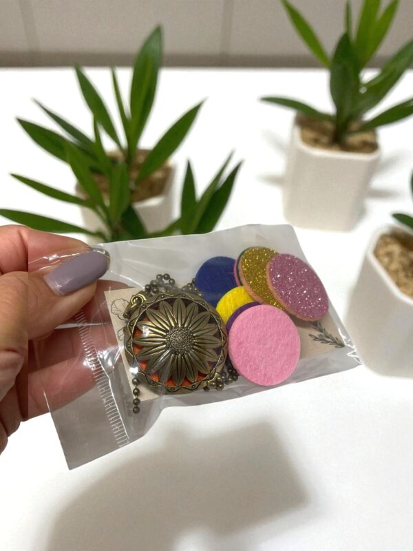 Colar Difusor de Aromaterapia – Pingente Margarida