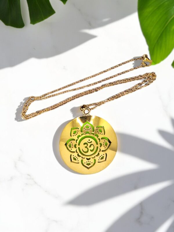 Colar de Aromaterapia - OM
