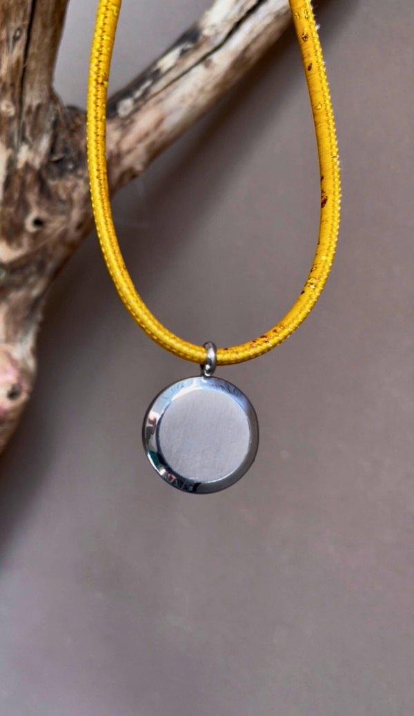 Colar Difusor Mão de Fátima (Hamsá) - Cortiça Portuguesa