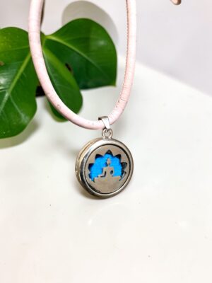 Colar difusor para aromaterapia de buda na cortiça portuguesa