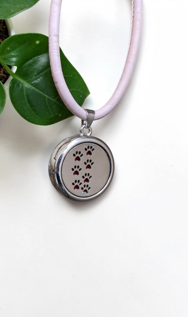 colar difusor para oleos essenciais de patinha e cortiça origina